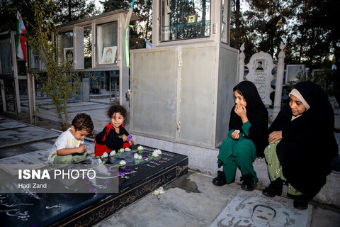 غبارروبی مزار شهدا