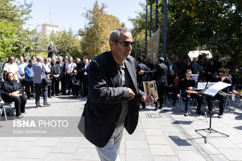 تشییع پیکر زنده‌یاد «احمد پژمان»