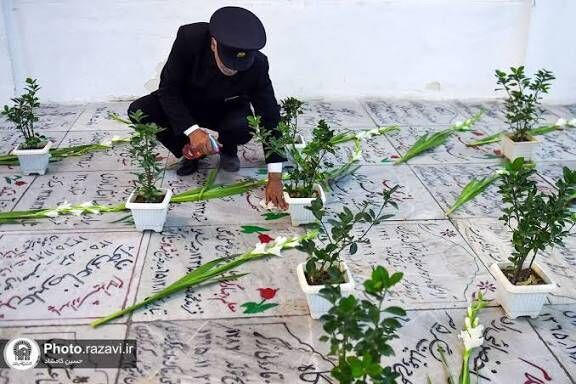 غبارروبی مزار شهدای بهشت ثامن الائمه(ع) توسط خادمان رضوی