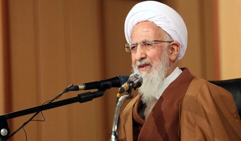 آیت الله جوادی آملی: مظاهر خذلان و خواری استکبار جهانی آشکار شده‌است