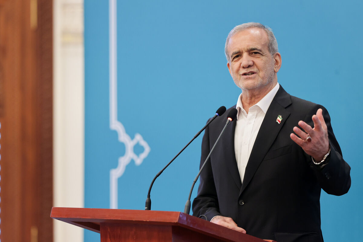 پزشکیان: اجازه نمی دهیم به محیط زیست صدمه ای وارد شود/ در مقابل مردم نمی ایستم