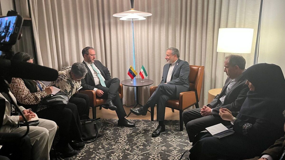 در دیدار عراقچی با وزیر امور خارجه ونزوئلا مطرح شد: تهدید علیه حاکمیت ملی و تمامیت سرزمینی ونزوئلا را محکوم می‌کنیم