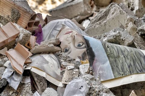 اول نمایش حقیقت، بعد زیبایی