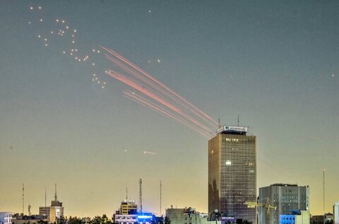 اول نمایش حقیقت، بعد زیبایی