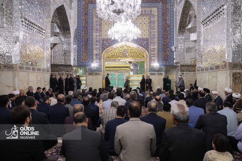 غبارروبی مضجع مطهر امام رضا علیه‌السلام