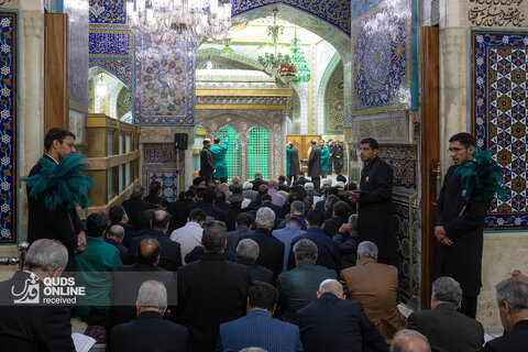 غبارروبی مضجع مطهر امام رضا علیه‌السلام