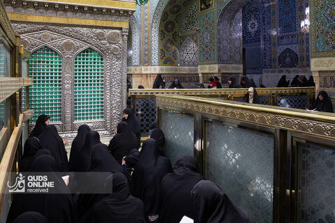 غبارروبی مضجع مطهر امام رضا علیه‌السلام