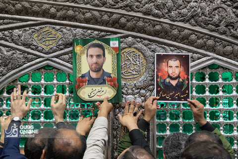 غبارروبی مضجع مطهر امام رضا علیه‌السلام