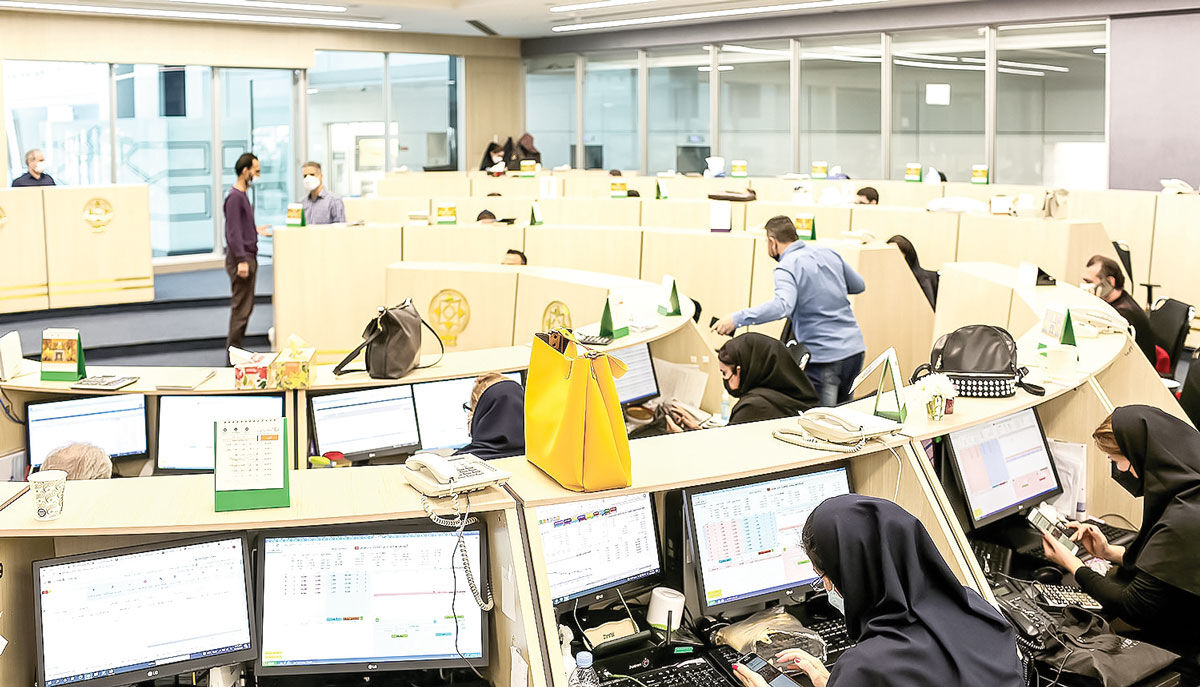 خطر خصوصی‌سازی بانکی بدون اصلاحات/واگذاری سهام دولت در بانک‌های ملت، صادرات و تجارت راهی به‌‎سوی بهره‌وری یا تشدید مشکلات؟