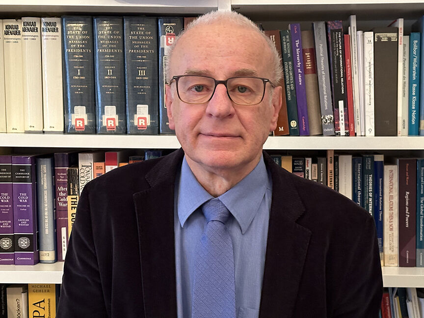 تنها گفت‌وگو می‌تواند موضوع هسته‌ای ایران را حل کند