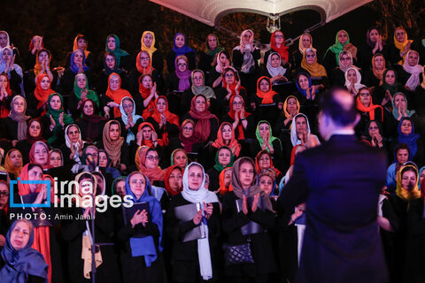 عکس روز | اجرای گروه کُر مادران شهر تهران