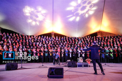 عکس روز | اجرای گروه کُر مادران شهر تهران