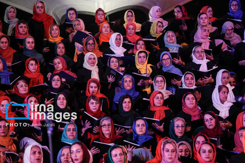 عکس روز | اجرای گروه کُر مادران شهر تهران