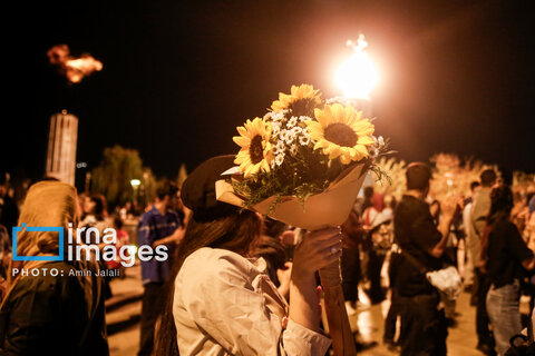 عکس روز | اجرای گروه کُر مادران شهر تهران