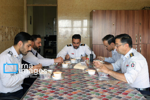 گزارش تصویری | آتش نشان ؛ نماد ایثار