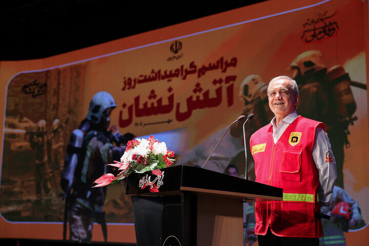 رئیس جمهور : به زانو در آوردن ملت ایران خواب و خیال است / دولت برای سربلندی کشور از هیچ تلاشی دریغ نمی‌کند