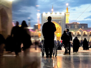 فقیر و خسته به درگاهت آمدم رحمی