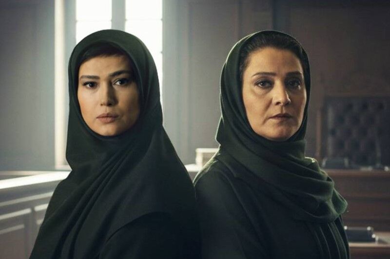 زنان وکیل در قاب تصویر؛ بازنمایی واقعیت یا خلق تصویری نمادین؟