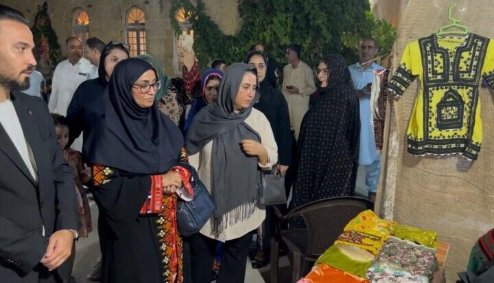 از سوزن‌دوزی بلوچی تا جاذبه‌های دریایی؛ نمایشگاه گردشگری چابهار افتتاح شد