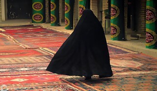 قرآن در خانه، عزا در مسجد؛ روایت زندگی بانوی اهری