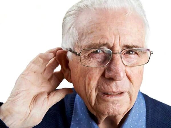 علائم کم‌شنوایی در سالمندان/یک سوم افراد بالای ۶۵ سال کم‌شنوایی دارند