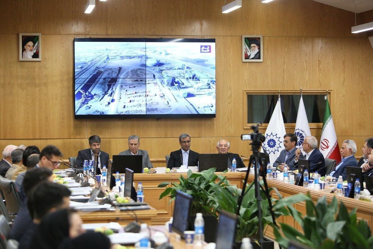 تمرکز اختیارات در تهران مانع استفاده از ظرفیت‌های استان‌هاست