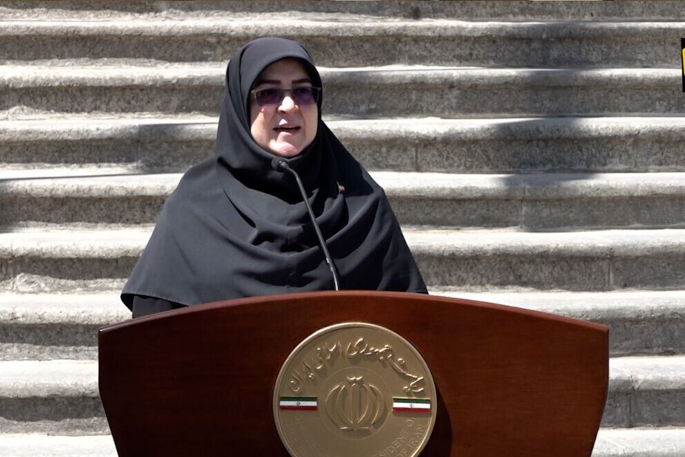 سخنگوی دولت: می‌کوشیم با تمام توان جنگ را از ایران دور کنیم