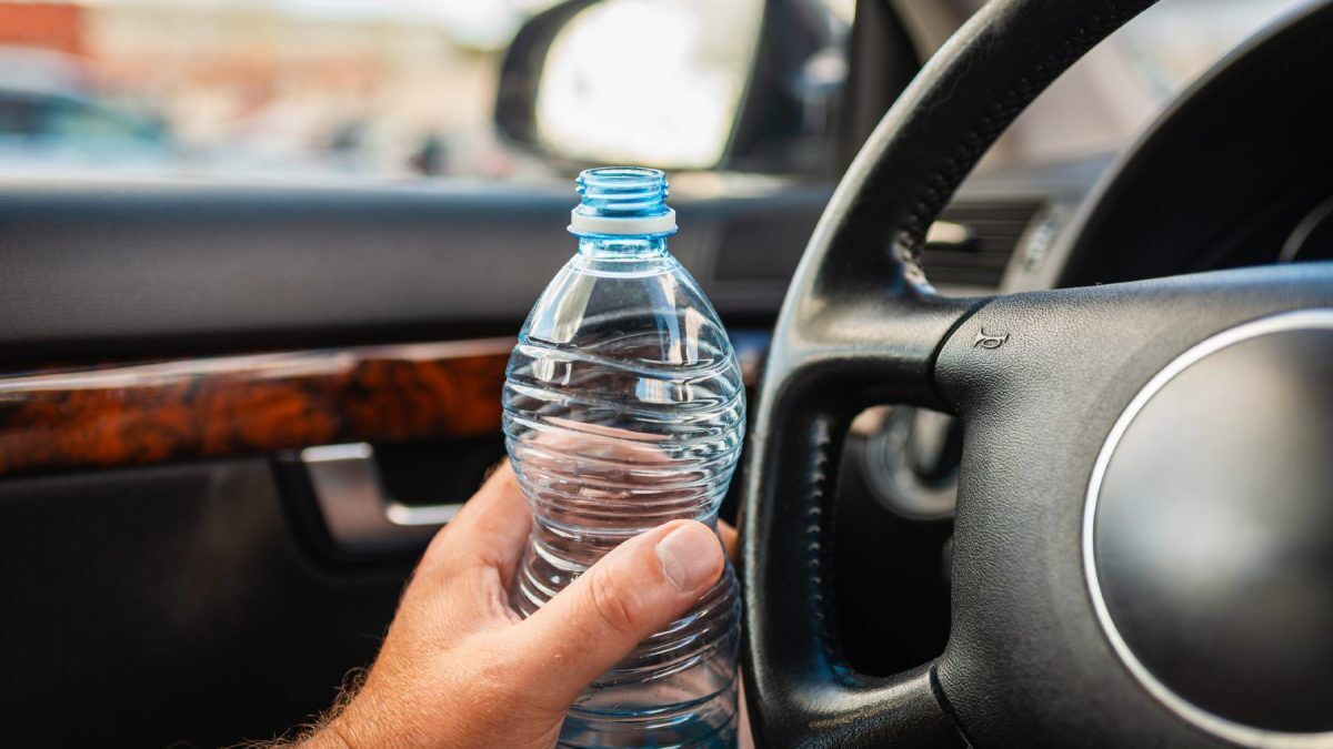 پژوهشگران هشدار دادند؛ خطر پنهان نوشیدن روزانه آب از بطری‌های پلاستیکی