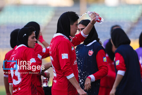عکس روز | لیگ برتر فوتبال زنان - پرسپولیس و پالایش گاز ایلام