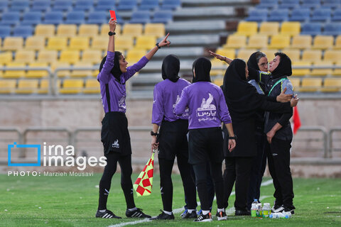 عکس روز | لیگ برتر فوتبال زنان - پرسپولیس و پالایش گاز ایلام