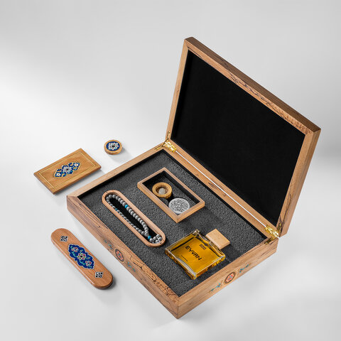 سوغاتی متبرک؛ یادگار تشرف زائران به آستان حریم رضوی