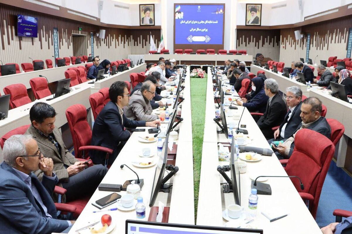 بررسی طرح بلندمرتبه‌سازی و کمربندی جنوبی مشهد در نشست مدیران استانی