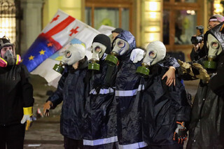 تصاویری از سرکوب گسترده مخالفان سیاست‌های دولت در گرجستان