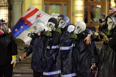 تصاویری از سرکوب گسترده مخالفان سیاست‌های دولت در گرجستان