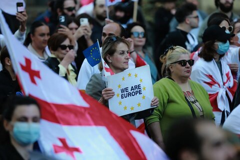 تصاویری از سرکوب گسترده مخالفان سیاست‌های دولت در گرجستان