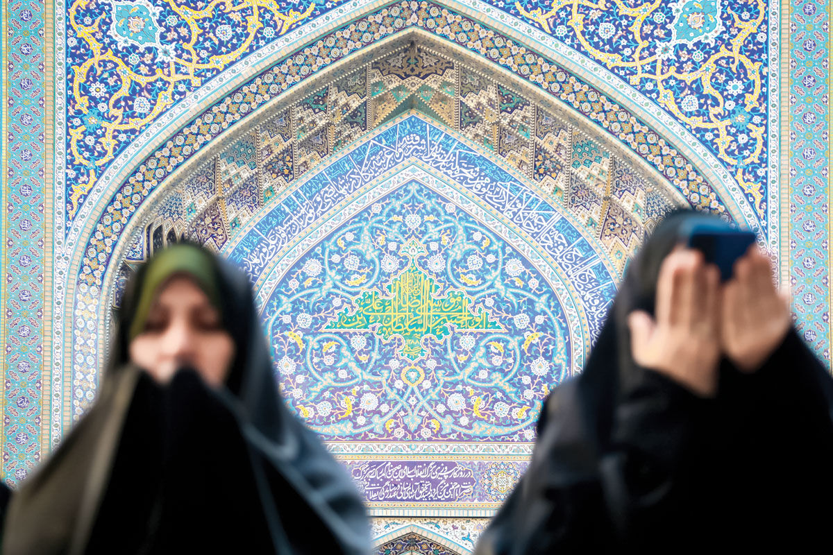 عبادت، شاهراه رسیدن به اوج انسانیت است / چگونه الگوبرداری از سیره نبوی، ما را به سعادت واقعی می‌رساند؟