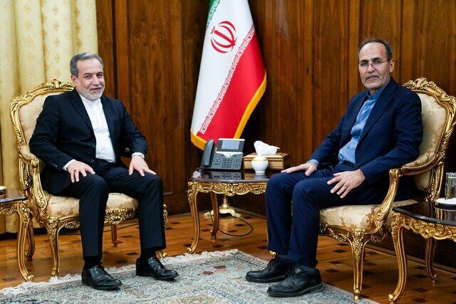 تاکید عراقچی بر ضرورت گسترش مناسبات اقتصادی بین ایران و لیبی