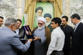 گزارش تصویری | دیدار اعضای تیم‌های ملی کشتی آزاد و فرنگی با تولیت آستان قدس رضوی