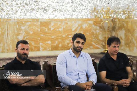 گزارش تصویری | دیدار اعضای تیم‌های ملی کشتی آزاد و فرنگی با تولیت آستان قدس رضوی