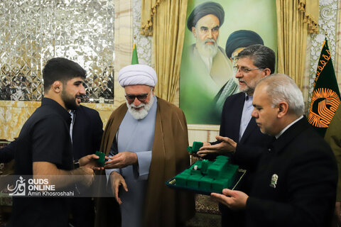 گزارش تصویری | دیدار اعضای تیم‌های ملی کشتی آزاد و فرنگی با تولیت آستان قدس رضوی