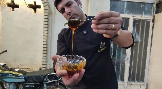 بازآفرینی سنت ۷۰۰ ساله در پانزدهمین آئین شیره‌پزی ملایر