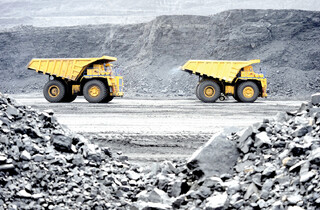 زیرساخت‌های کرمان در انتظار پرداخت حقوق دولتی معادن