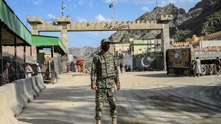 حمله شبه‌نظامیان به کاروان نظامیان پاکستانی