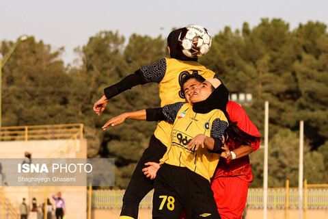 گزارش تصویری | منتخب هفته

هفته چهارم لیگ برتر فوتبال بانوان ایران؛ سپاهان اصفهان - یاسام کردستان