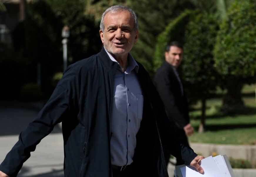 حقوق مهرماه پزشکیان به حساب جامعه خیران مدرسه‌ساز واریز شد