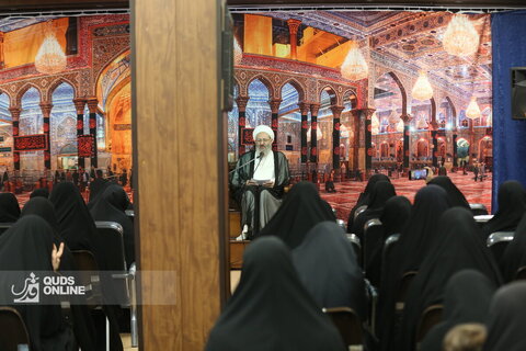 آیت الله فقیهی در دیدار جمعی از بانوان طلبه: ترویج عفاف و حجاب با محبّت و منطق مناسب، وظیفه بانوان طلبه است