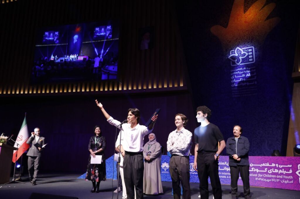 معرفی برگزیدگان جشنواره فیلم‌های کودکان و نوجوانان ۳۷/ پرواز پروانه های زرین