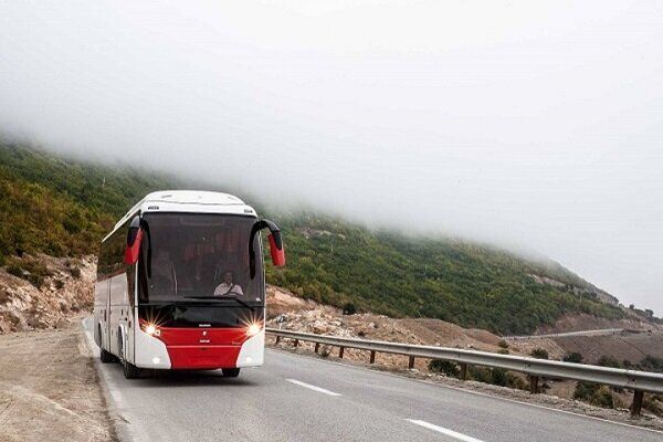 تشدید کنترل ناوگان مسافربری در محورهای مواصلاتی کشور/ توقیف و جریمه اتوبوس‌های متخلف