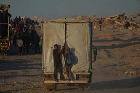 بازگشت به ویرانه‌ها؛ عکس‌هایی از خانواده‌های فلسطینی که به خانه‌هایشان برمی‌گردند
