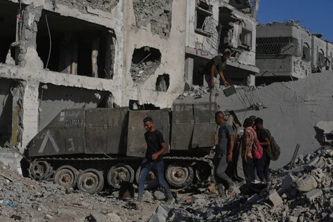 بازگشت به ویرانه‌ها؛ عکس‌هایی از خانواده‌های فلسطینی که به خانه‌هایشان برمی‌گردند